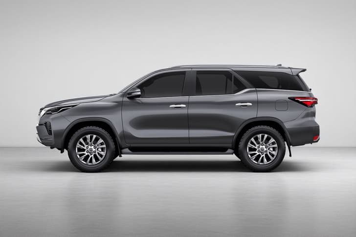Toyota Fortuner Color Sparkling Black Crystal Shine Toyota Fortuner Color Sparkling Black Crystal Shine